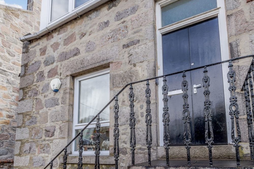 Private quite entrance